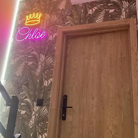 Olivia Apartman *